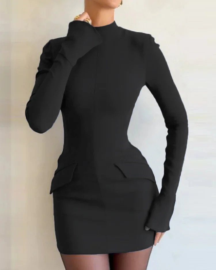 LANGÄRMLIGES KURZES KLEID