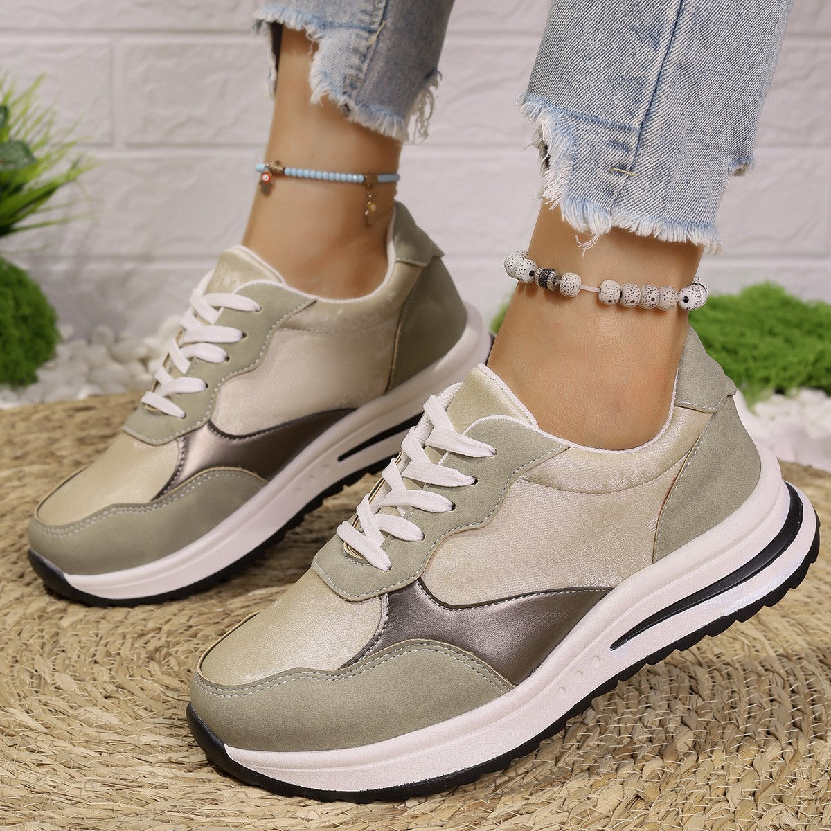 Lace Up Contrast Round Toe Athletic