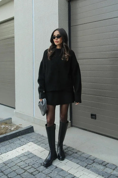 Modischer Pullover und Minirock für Damen