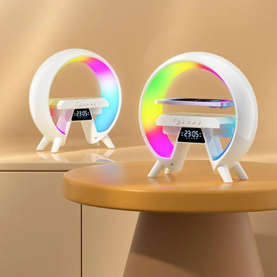 LichtSound Deluxe | Kabellose Ladelampe mit 360° Surround-Sound Lautsprecher