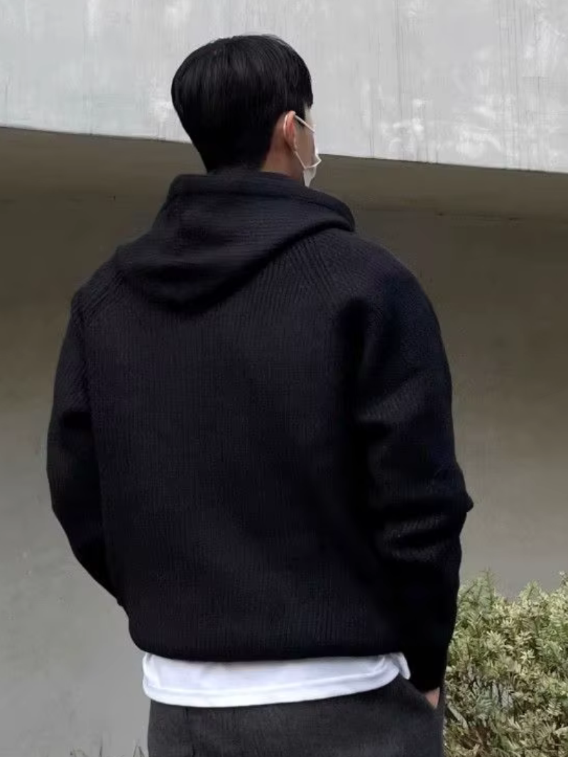 CAELAN – Der elegante strick-hoodie mit halbem zipper