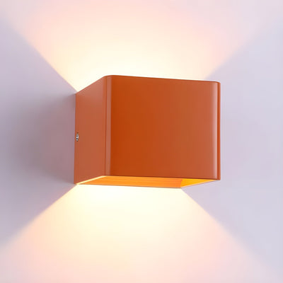 LED Wandleuchte in Würfelform– Modern aus Aluminium | Für Innen und Außen