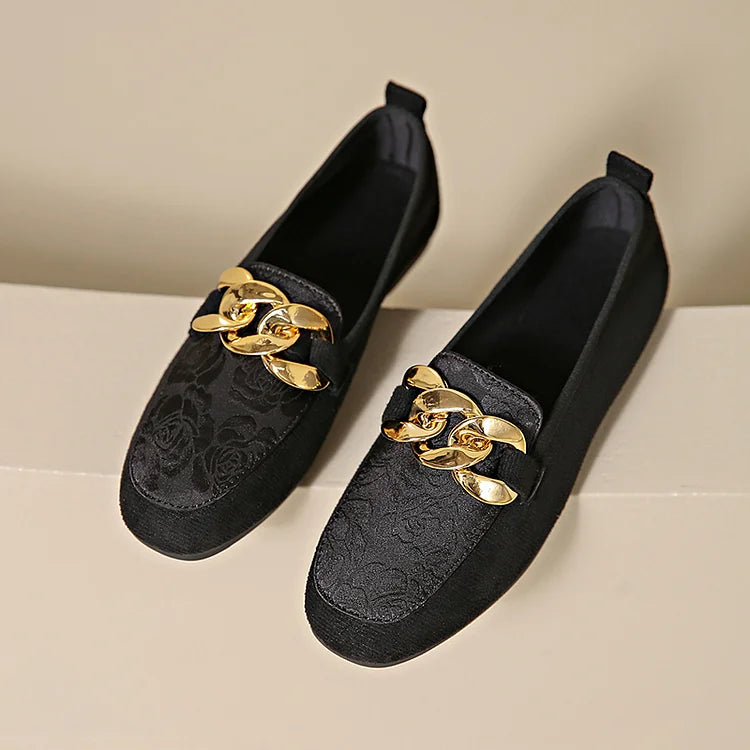Brzyna - Elegante Loafers mit dekorativem Kettendetail