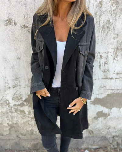 Jeans und Wildledermantel für Damen