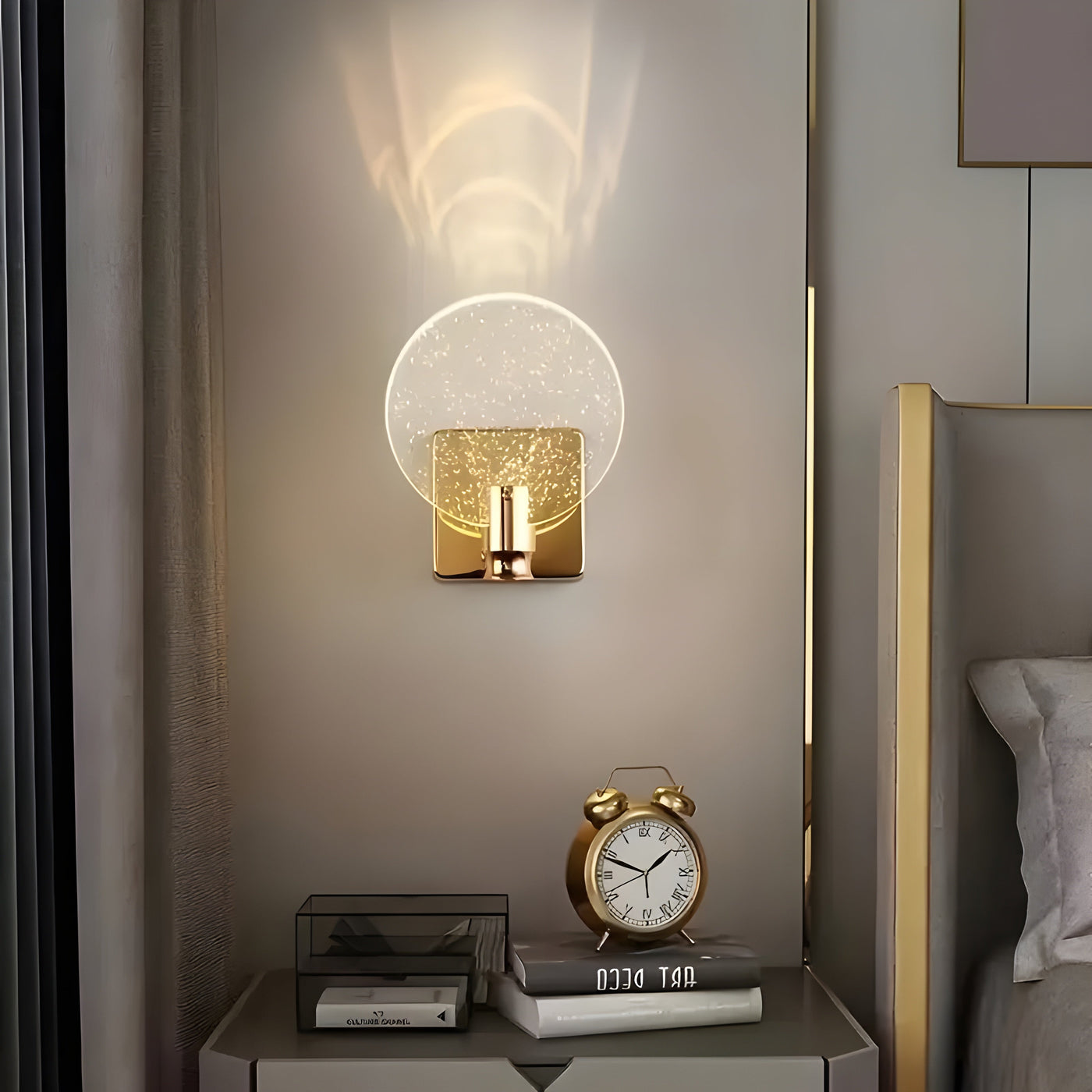 AuroraCrystal Light – Elegante Wandmontierte Kristallleuchte