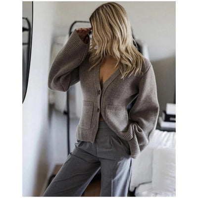 Elma | Klassische gestrickte Damenstrickjacke