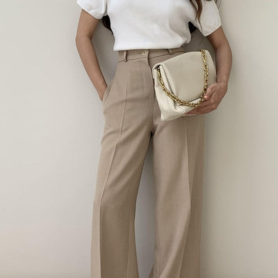 CONFIDENCE SUIT FRAUENPOWER MIT STIL