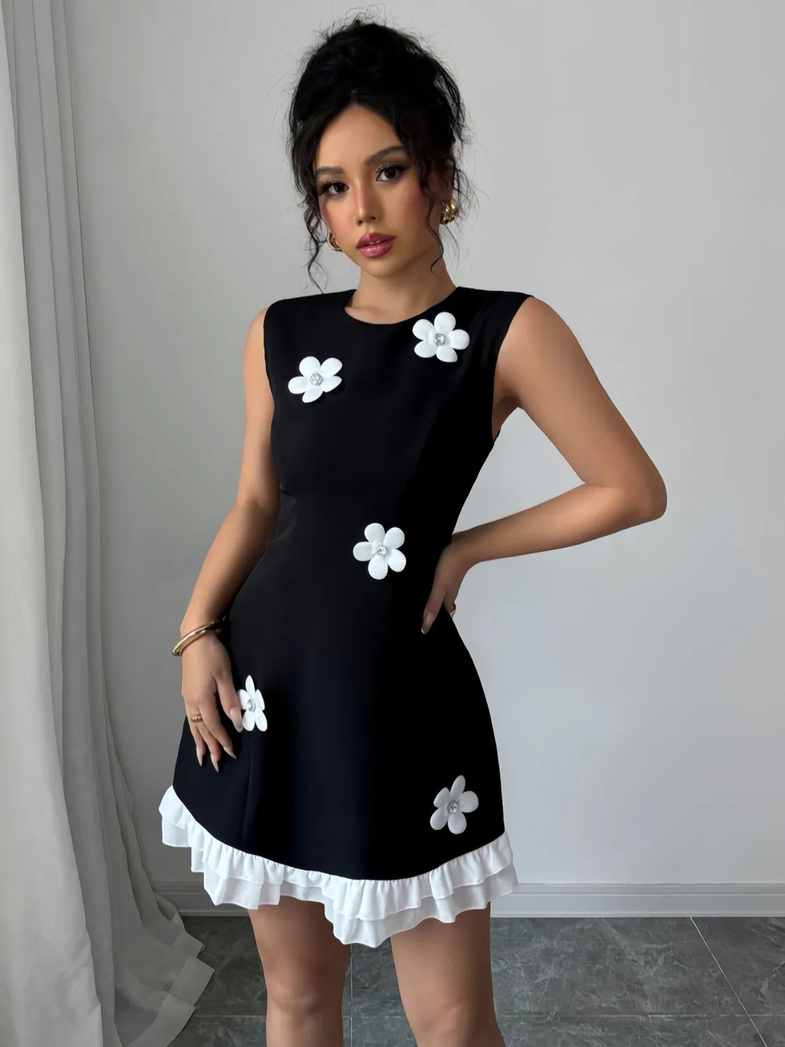 Flower Round Neck Sleeveless Dress