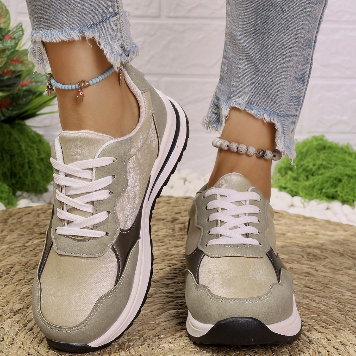 Lace Up Contrast Round Toe Athletic