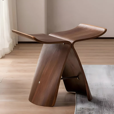 Handgefertigte Holzbank – Rustikale Sitzgelegenheit aus Massivholz