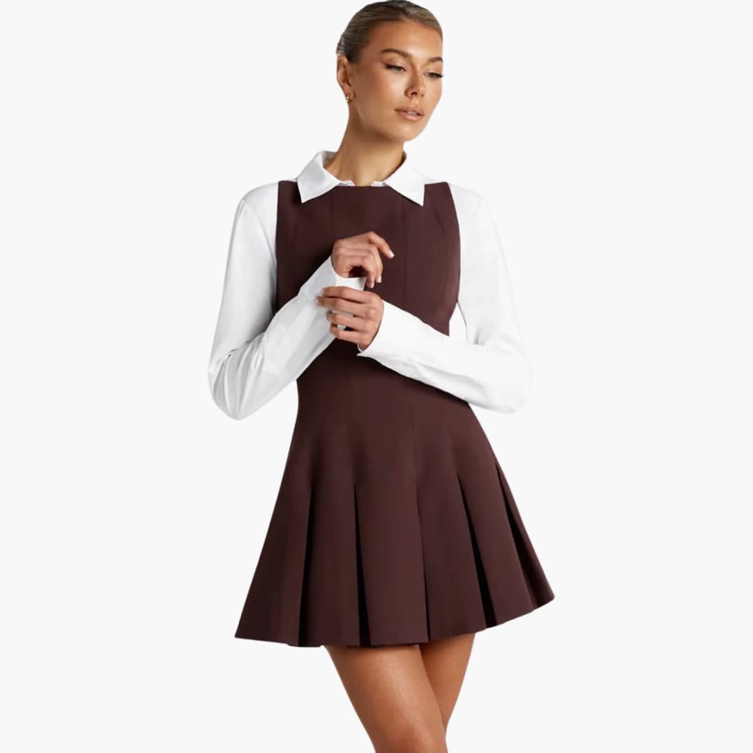 Rückenfreies Mini Faltenkleid - Für Damen mit Eleganzfaktor