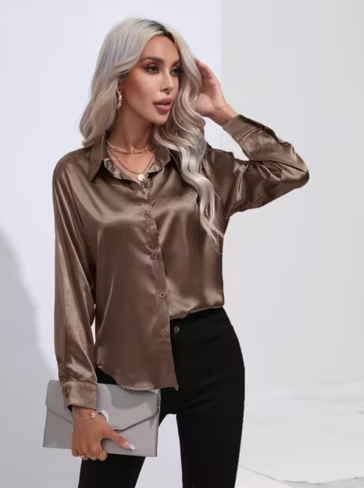 Satinbluse mit langen Ärmeln und elegant schimmerndem Glanz