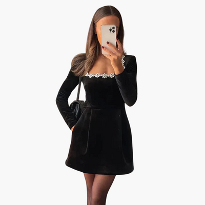 Elegantes Kleid für Damen mit langen Ärmeln und Blumenmuster