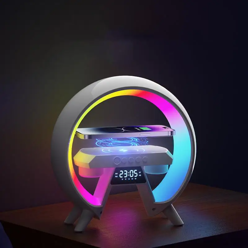 LichtSound Deluxe | Kabellose Ladelampe mit 360° Surround-Sound Lautsprecher