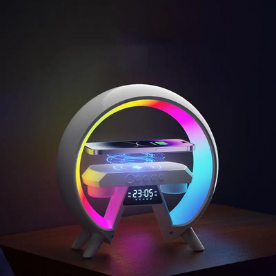 LichtSound Deluxe | Kabellose Ladelampe mit 360° Surround-Sound Lautsprecher