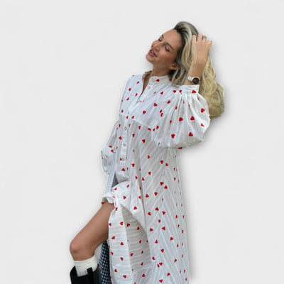 Elna – Romantisches Jacquardkleid mit Herzmuster