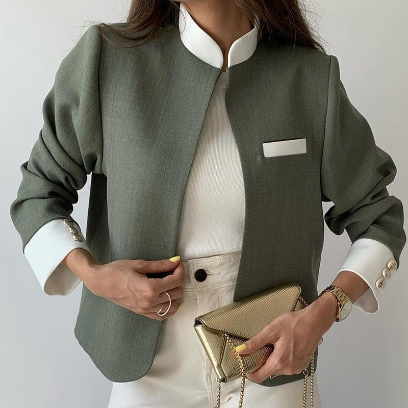 CONFIDENCE SUIT FRAUENPOWER MIT STIL