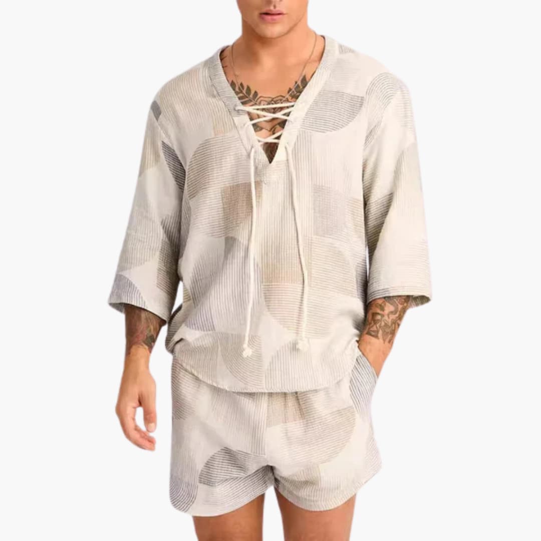 Herren Sommer Set mit Spitzenausschnitt und kurzen Hosen