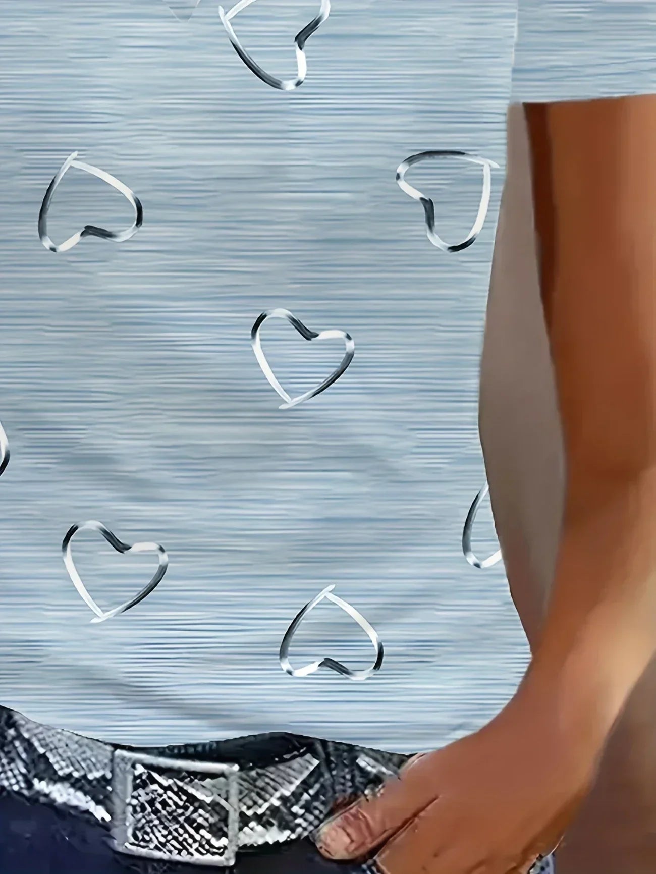 Emlyn – Modisches Oberteil Mit V-Ausschnitt Und Herz Drucken