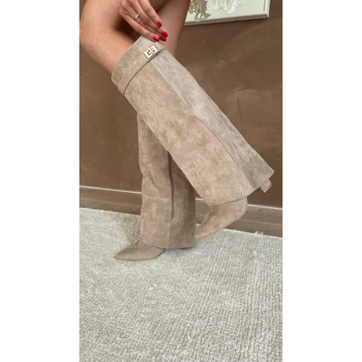 Kniehohe Damenstiefel | Keilabsatz