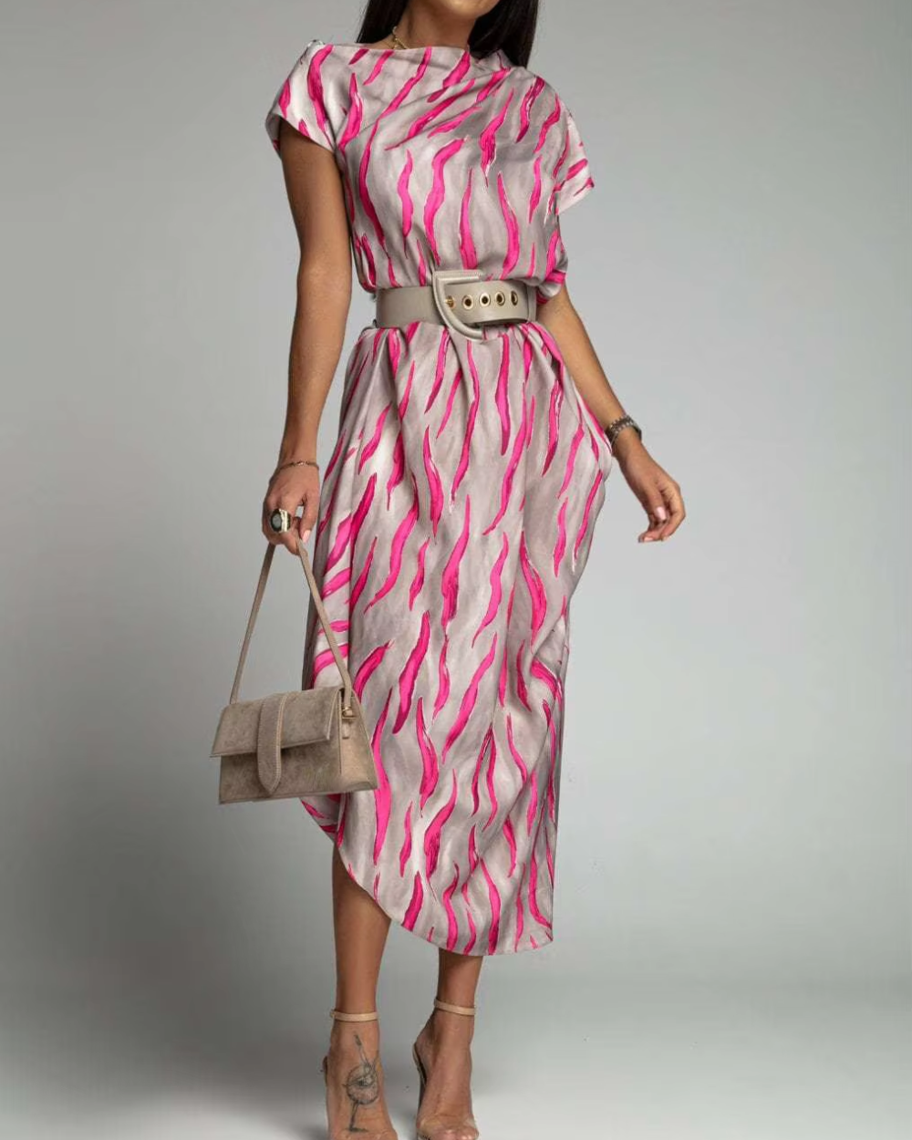 ELANORA - SCHLICHTE ELEGANZ MIT GROßER WIRKUNG