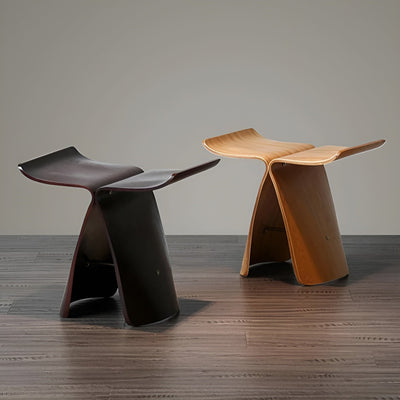 Handgefertigte Holzbank – Rustikale Sitzgelegenheit aus Massivholz