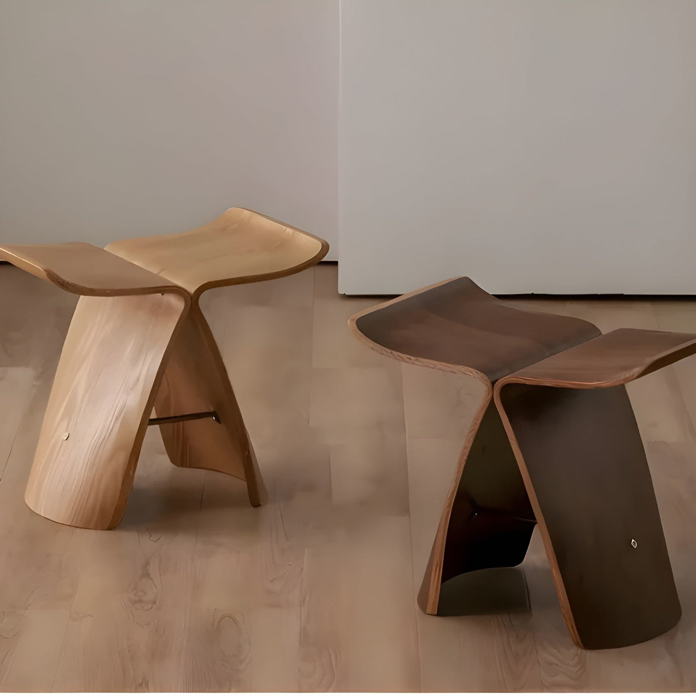 Handgefertigte Holzbank – Rustikale Sitzgelegenheit aus Massivholz