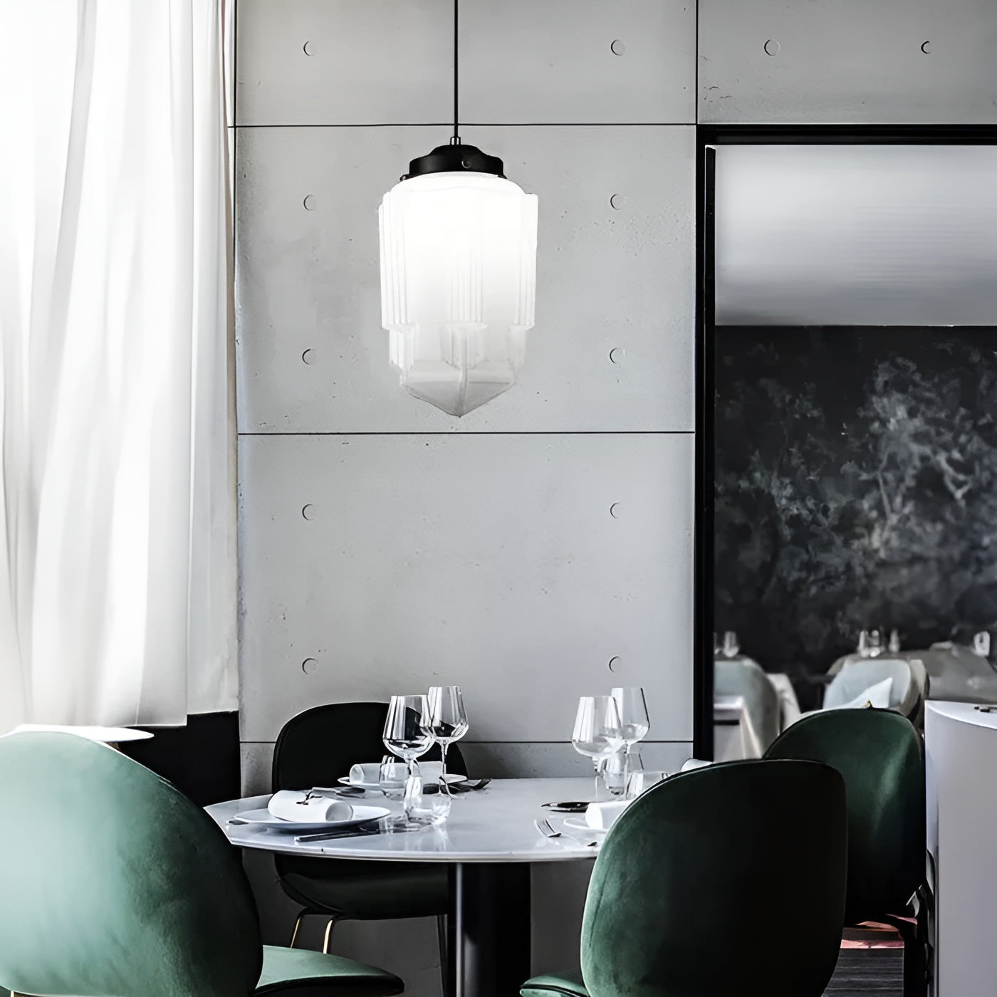 Hängelampe aus Milchglas – Vintage Design mit Geometrischem Glas