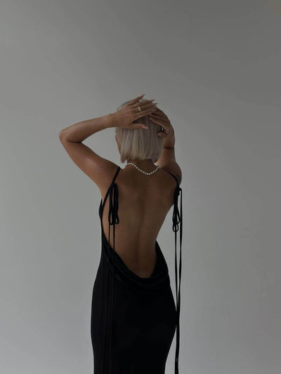 Serenity Chic | Verführerisches Rückenfreies Maxikleid