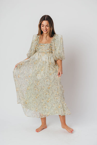 Melody-maxikleid mit falten und salbeifarbener blumenschleife – stoßfest und inklusive größe (S-3XL)