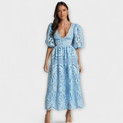 Elegantes Kleid mit feinen Akzenten