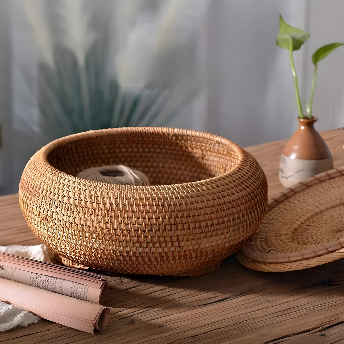 RusticBreeze Basket - Handgefertigte Rattan Aufbewahrungsbox mit Deckel