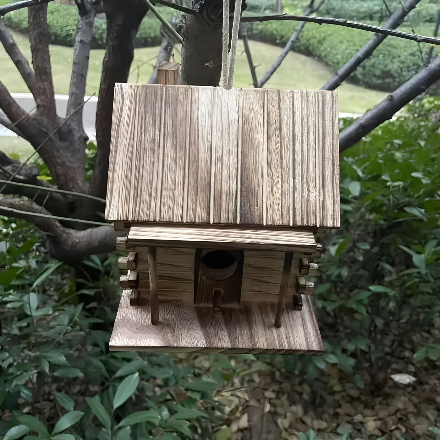HollowHaven Nest - Rustikales Holz Vogelhaus