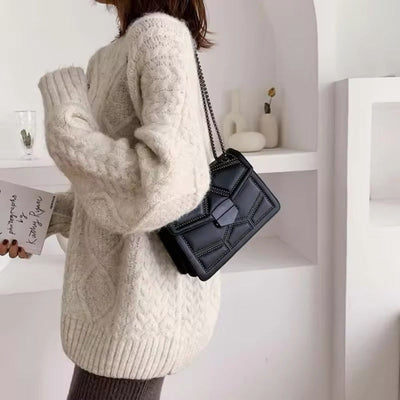Heidi-Mode | Crossbody Tasche Mit Nietenkette