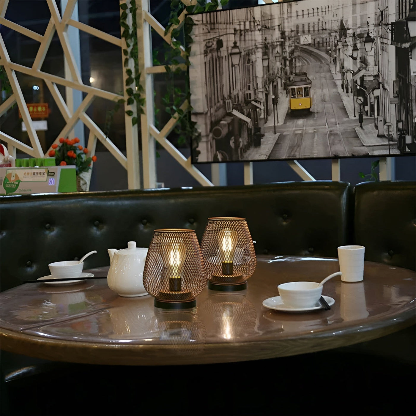 CageLuxe Lamp - Drahtlose Metallkäfig LED Tischlampe