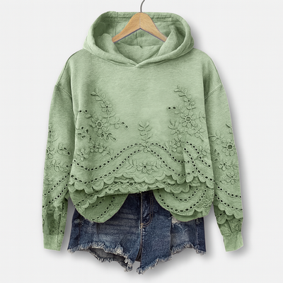 Hoodie mit Spitzenbesatz – Gemütlichkeit trifft auf femininen Charme