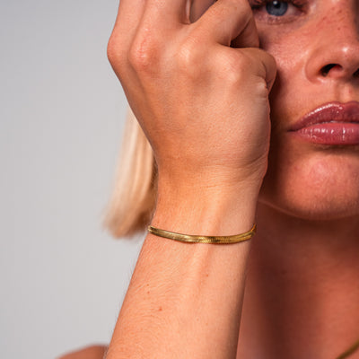 Schlangen-inspiriertes Sarya-Armband