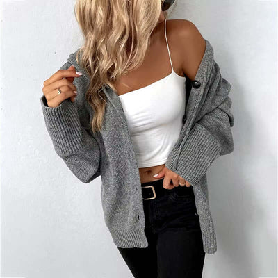 Julia Eleganter Strickpullover mit Kapuze