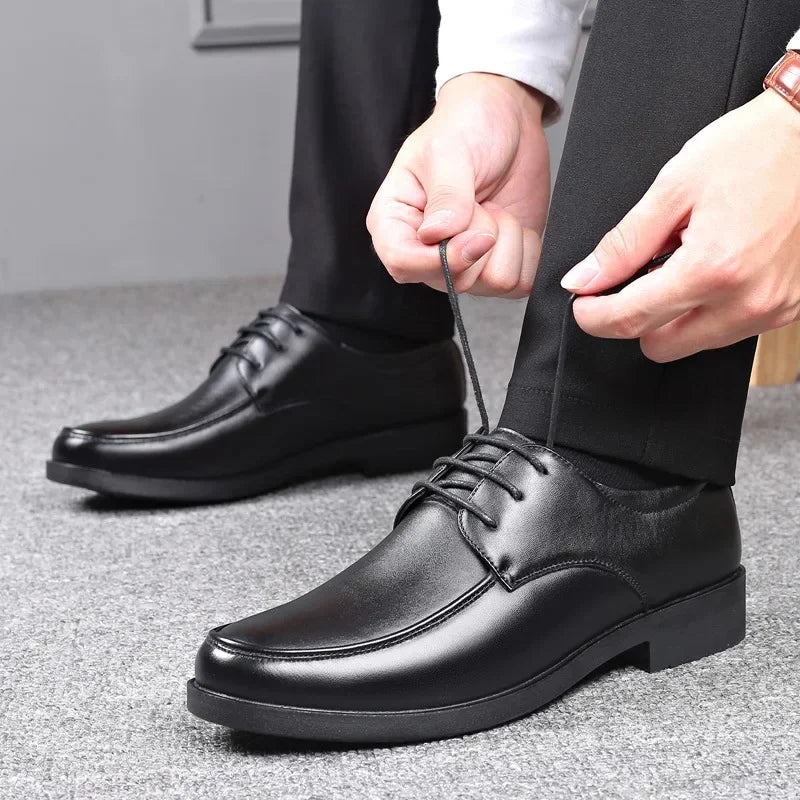 Derbies für Herren - Moderne schwarze Oxford Business Schuhe
