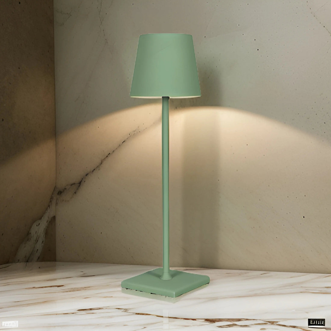 Lumina Light | Multifunktionale drahtlose, wiederaufladbare Tischlampe für stimmungsvolle Beleuchtung