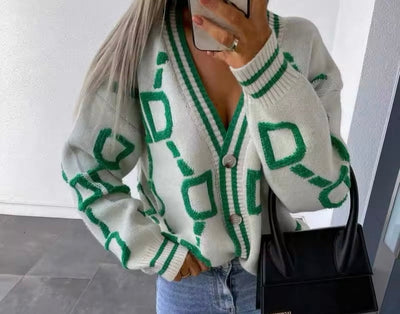 Heidi-Mode | V-Ausschnitt Strick Wintercardigan