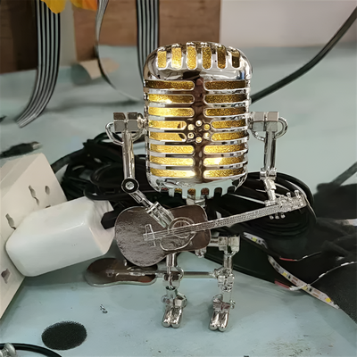 Roboter Tischlampe mit Gitarre – LED-Deko im Vintage-Stil für Schreibtisch