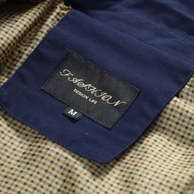 Herren Trench coat mit Knopfverschluss und Taschen Details