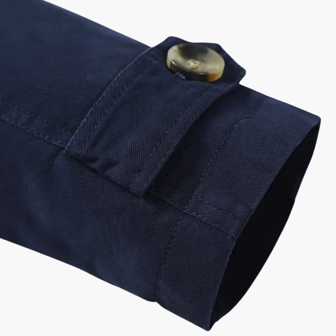 Herren Trench coat mit Knopfverschluss und Taschen Details