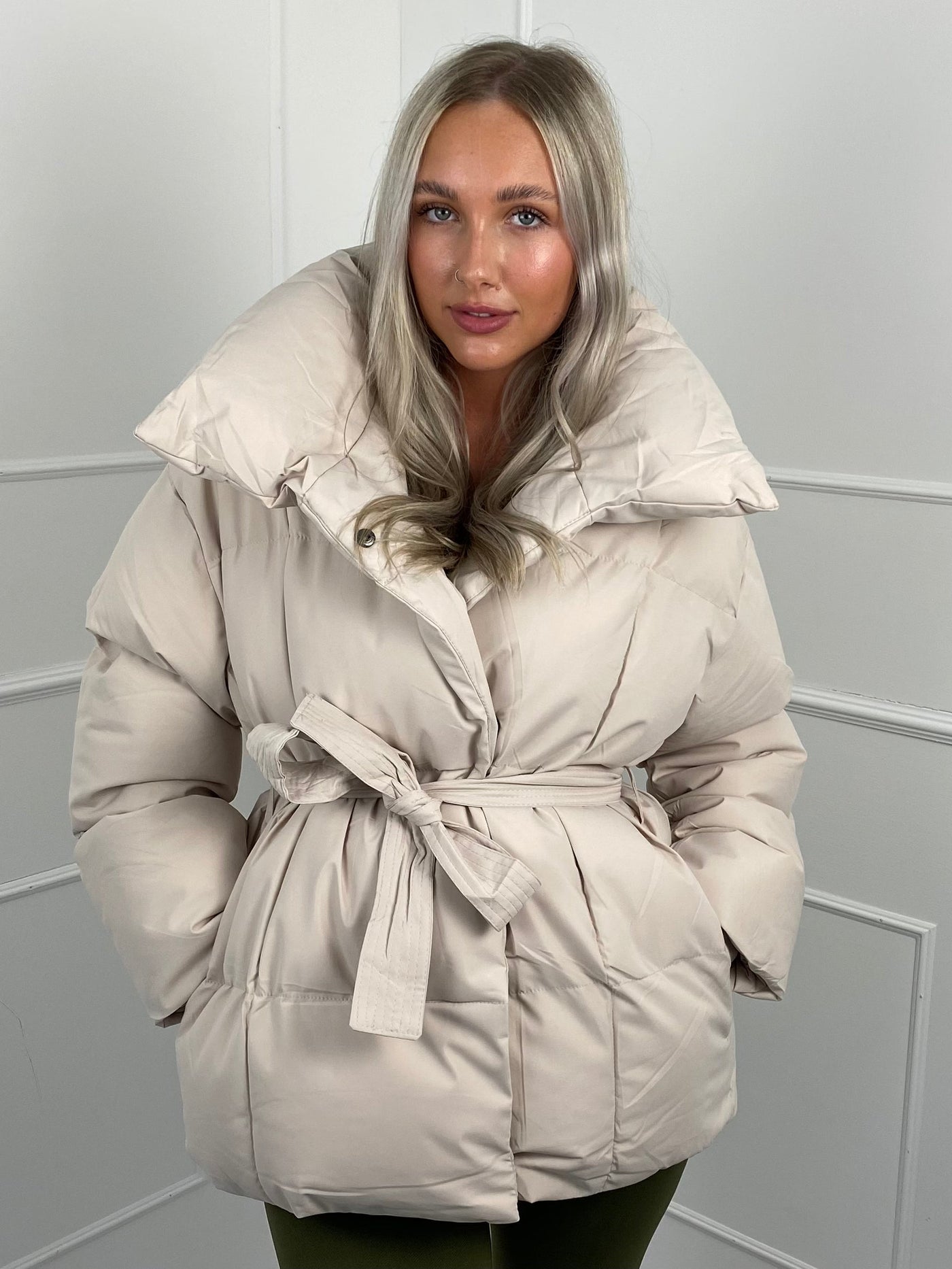 Elina™ | Gesteppte Kurzjacke mit Taillengürtel
