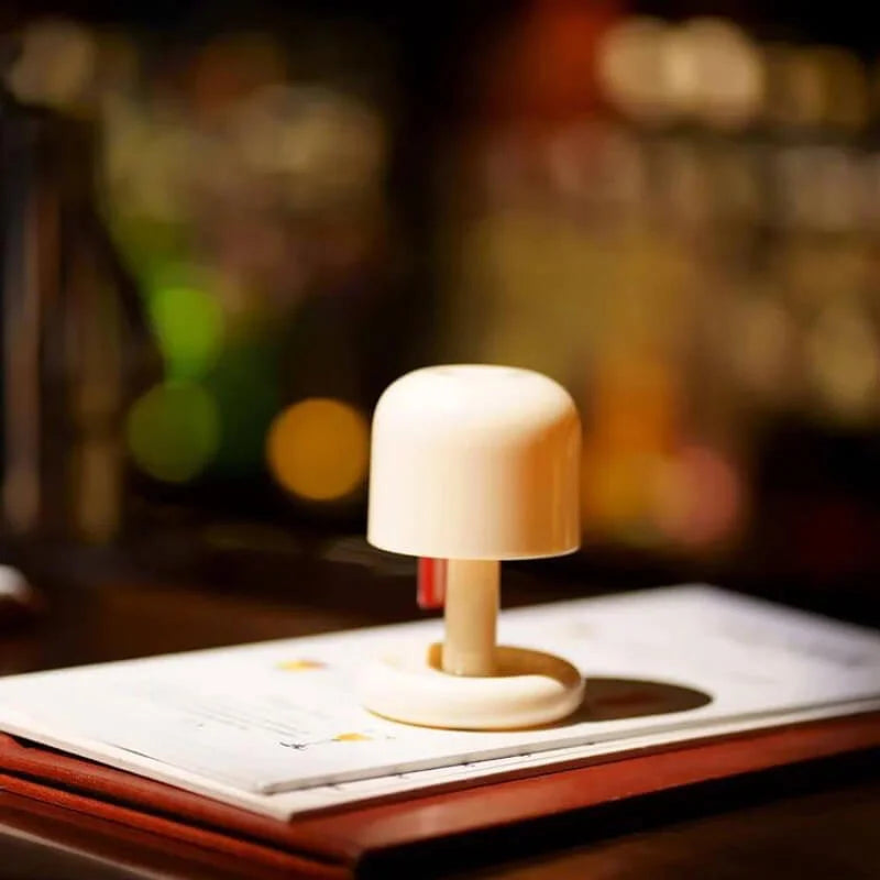 Mini Tischlampe mit USB-Ladestation – Tragbare Tischleuchte für romantisches Ambiente und entspannende Atmosphäre