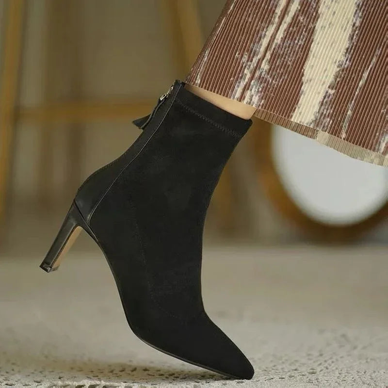 Atelier Stiefel | Moderne Wildlederstiefel mit hohem Absatz für Damen