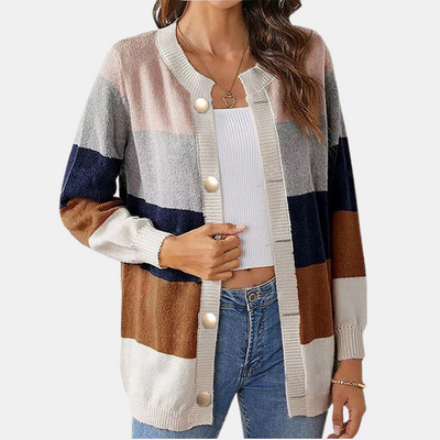 Kühlender Chic | Elegante Sommer-Strickjacke für Stilbewusste