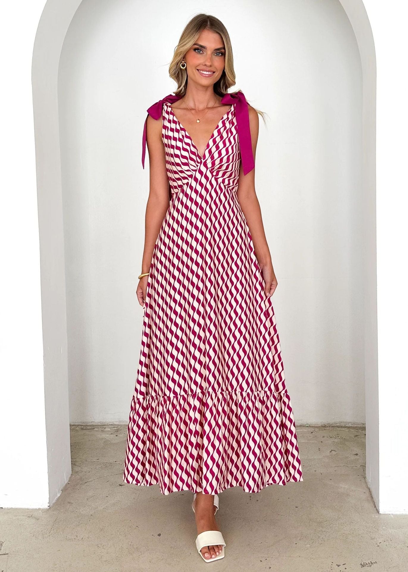 Ärmelos Damen Maxikleid Mit V-Ausschnitt und Krawattenschulter - Lóreley