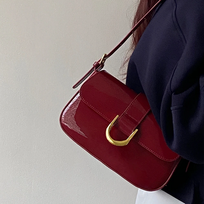 Augustyn Schultertasche | Retro rote Lederschultertasche